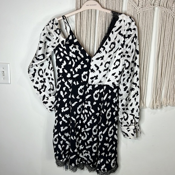 RTR Self-Portrait Leopard Printed Mini Dress 6 Black/White open shoulder v-neck - Picture 6 of 6